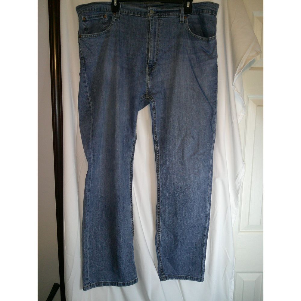 Levi's Classic Straight Leg Men's Denim Jeans Medium Wash Casual Comfort Fit